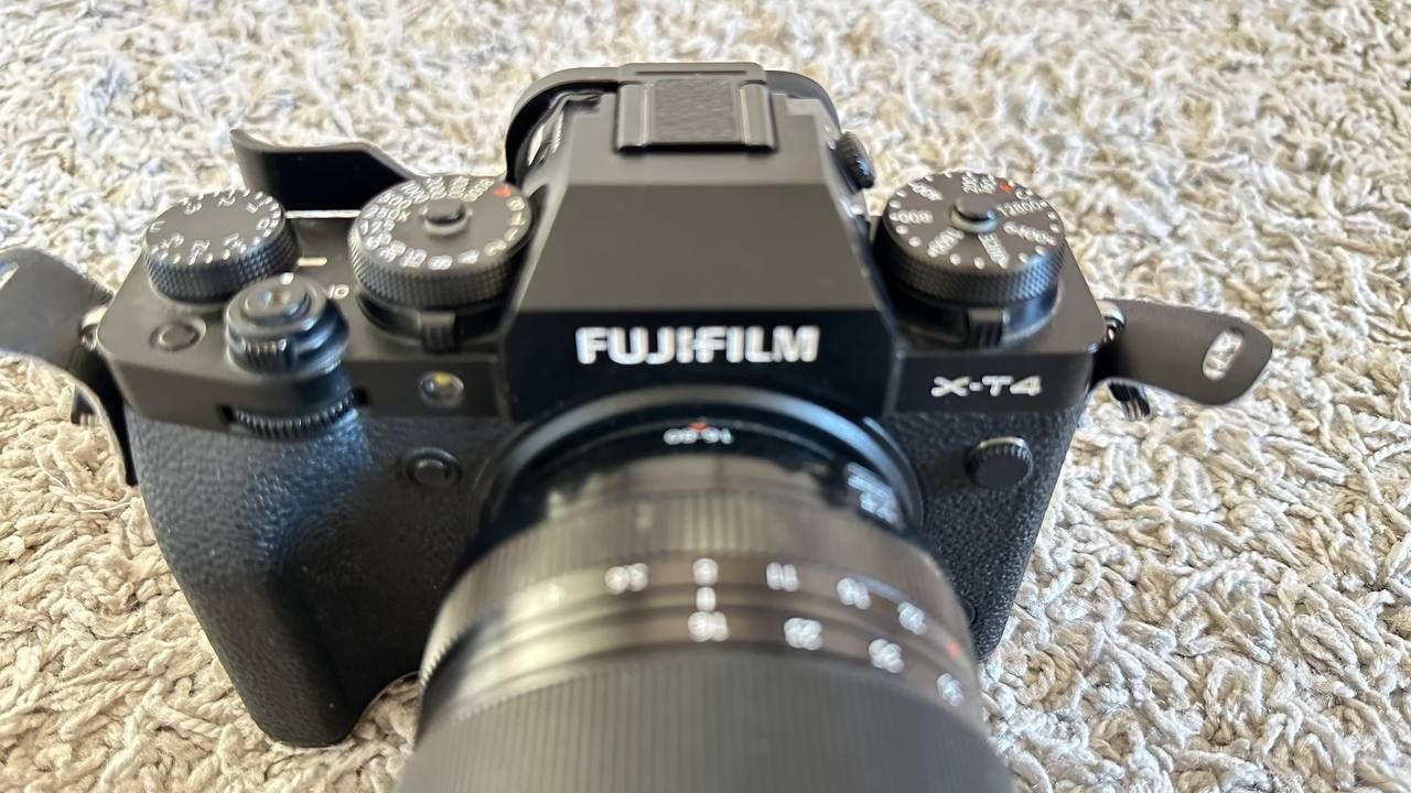 Продаётся видеокамера Fujifilm X-T4