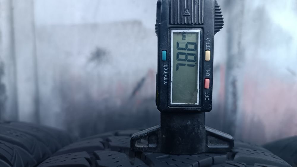 205/60/16 Kumho .
