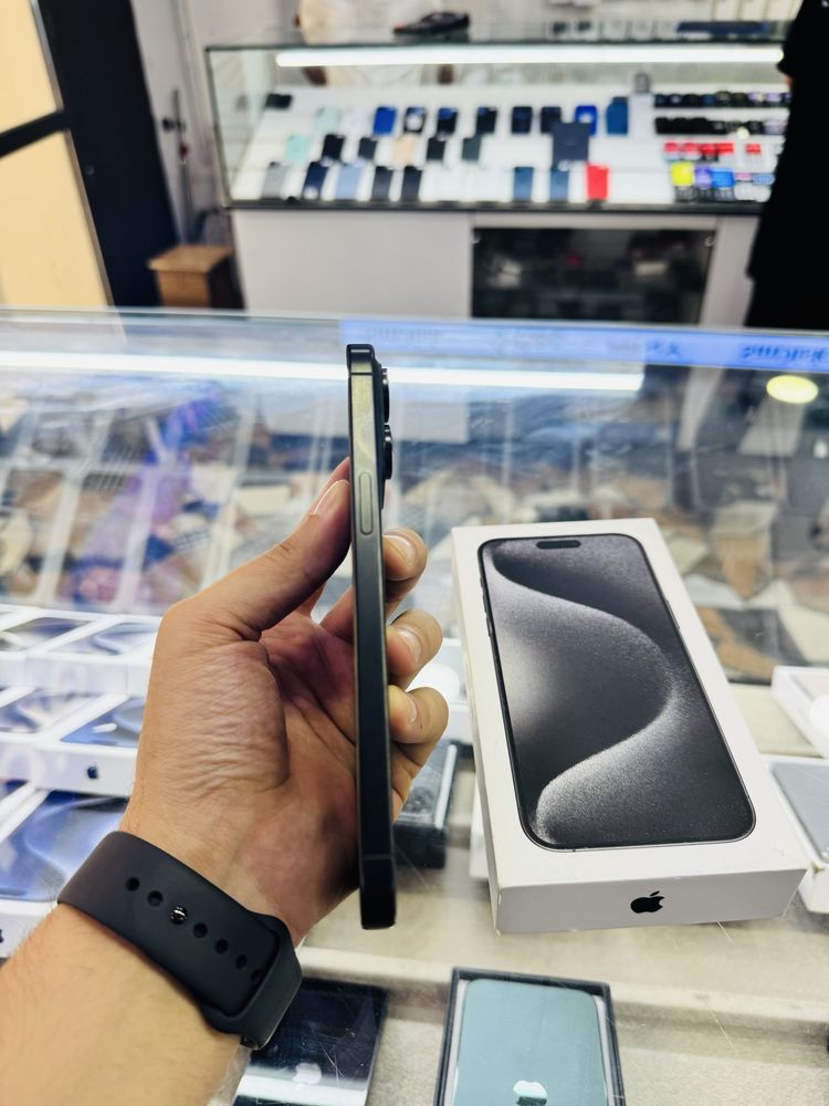 iPhone 15 Pro Max 256 gb 23 sikl black