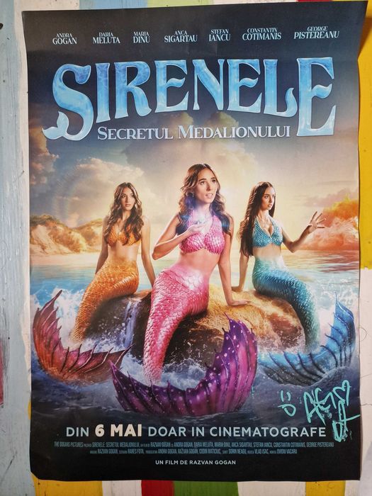 Poster cu sirenele, SEMNAT de Andra Gogan