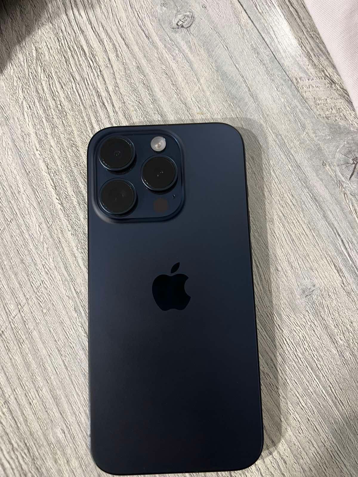 iPhone 15 pro 128