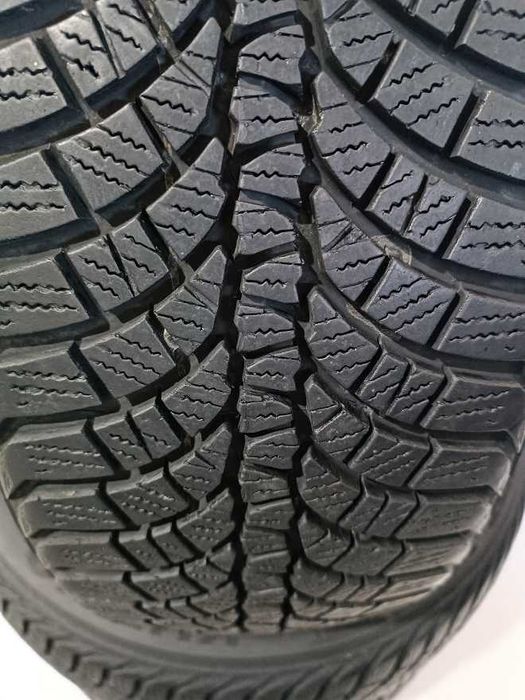 205/55/17 95V KUMHO CP N10656 M+S