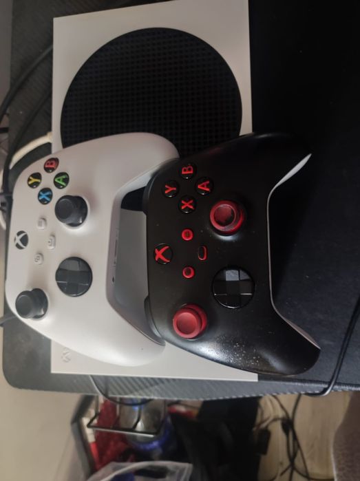 Dau la schimb Xbox series s 512Gb pentru iPhone 13