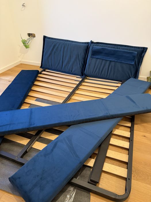 Vand Pat Nou Tapitat Catifea Bleu 200x160 cu spatiu depoItare- 950 Lei