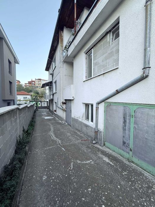 Два етажа от къща - град Асеновград