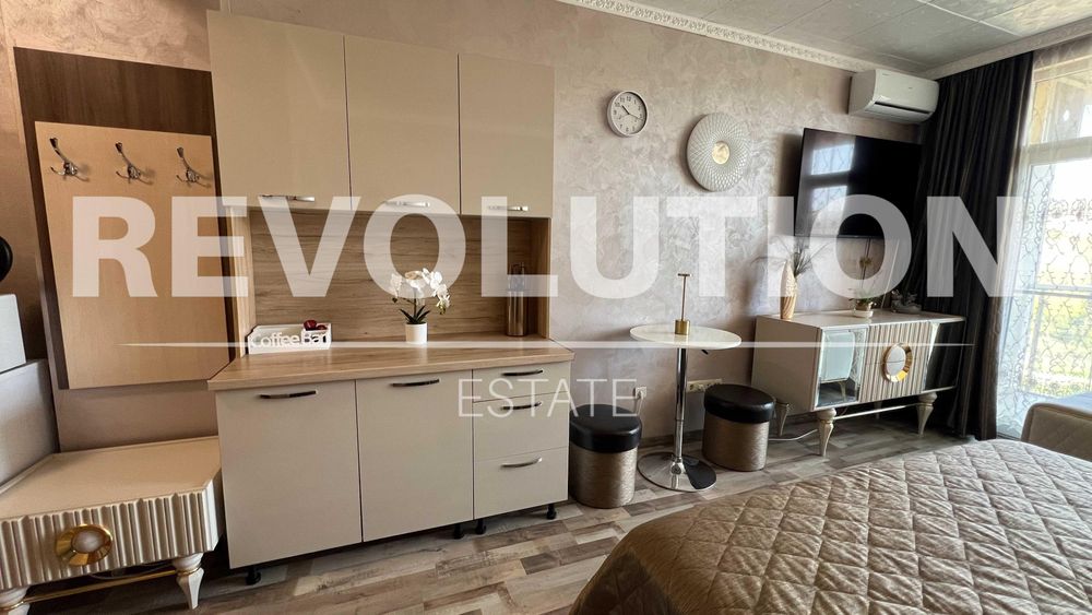 Дава се под наем Едностаен апартамент в к.к. Св.Св. Константин и Елена - 40 кв.м за 248.88 € - Снимка #2