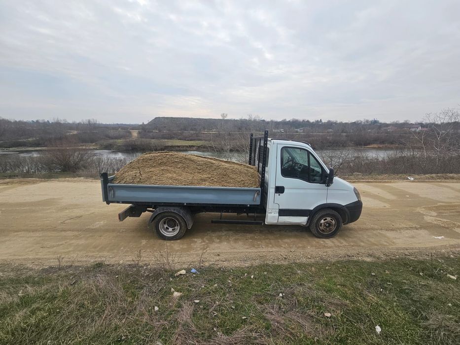 Închiriez autobasculanta 7,5 tone