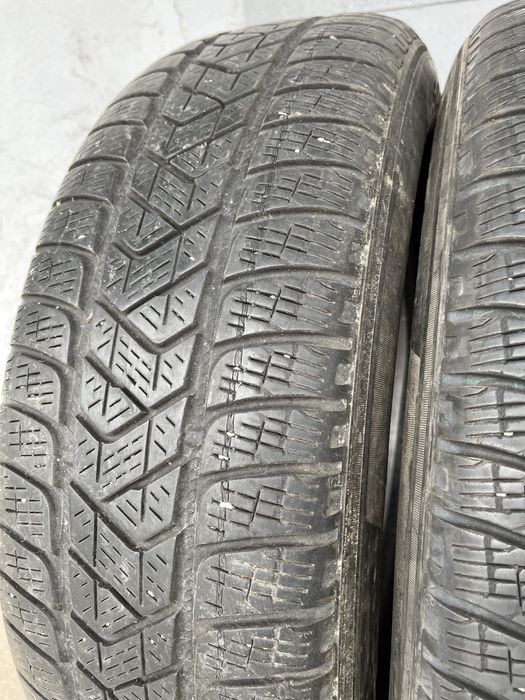 4 бр. зимни гуми 215/65/17 Pirelli DOT 3716 5-5,5 mm