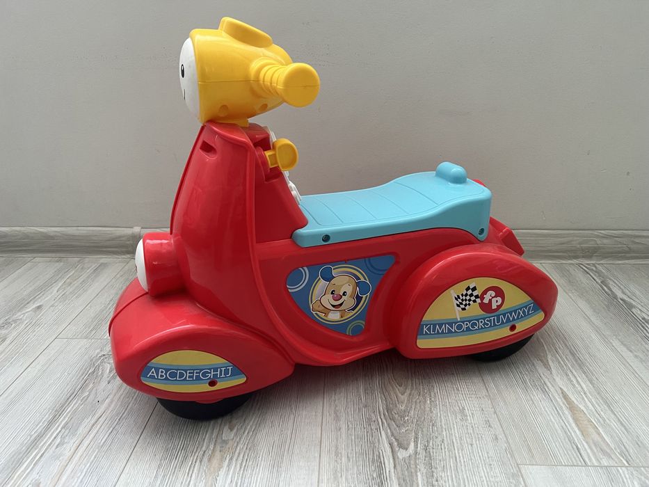 Скутер за бутане Fisher price