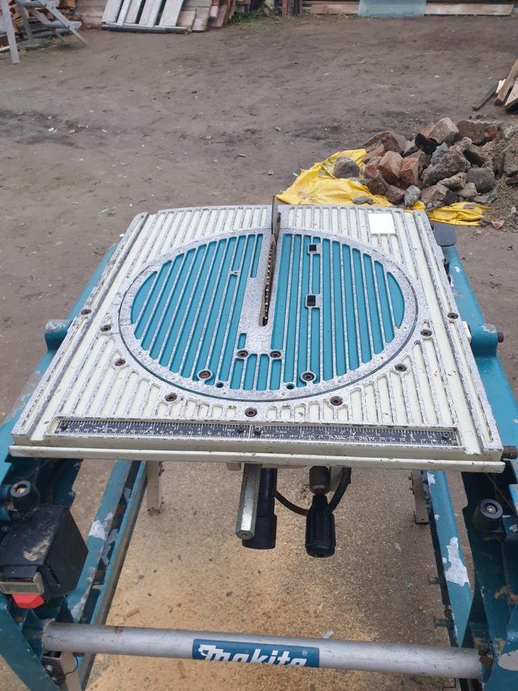 Makita LF1000 masa si pendula