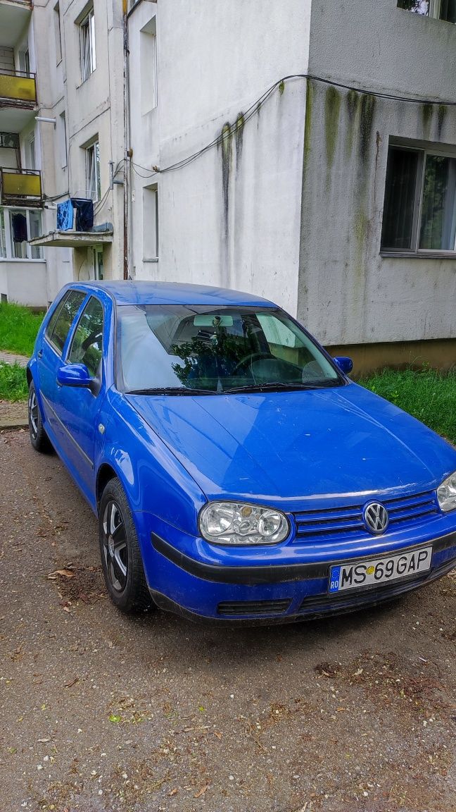 Vând Golf 4 an fabricație 2001