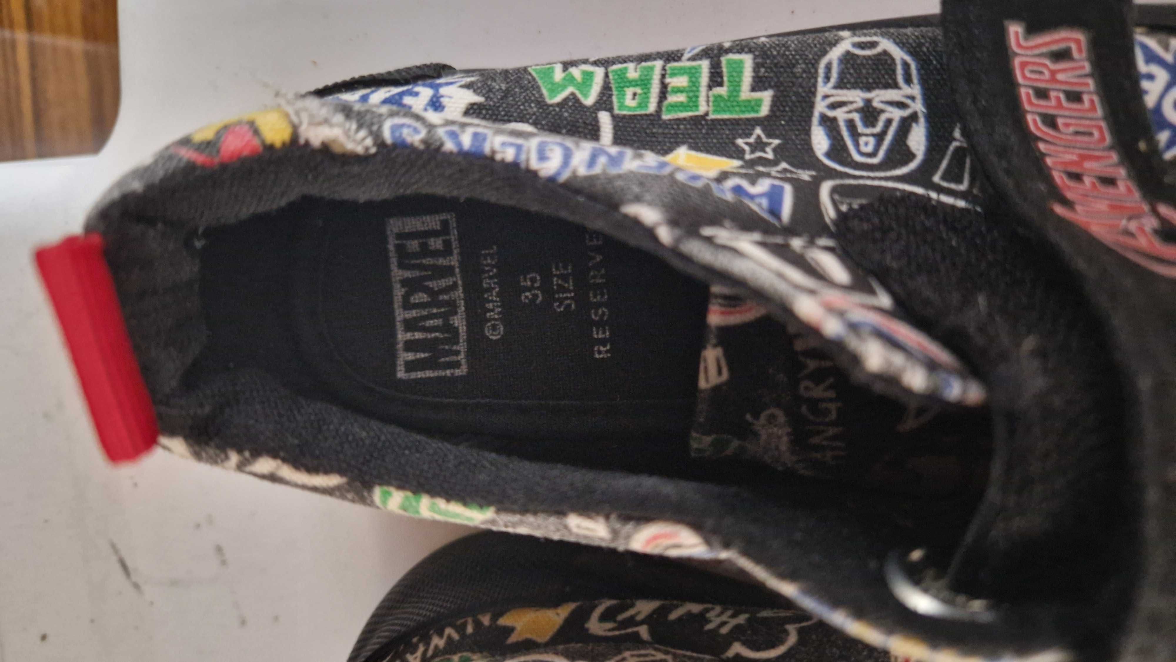 Продавам малатонки Nike 35номер