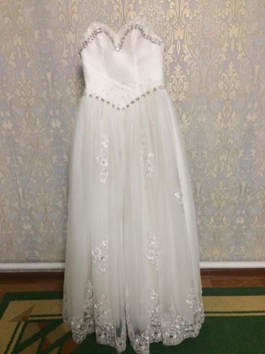 Продам или сдам на прокат (цена договорная) свадебное платье