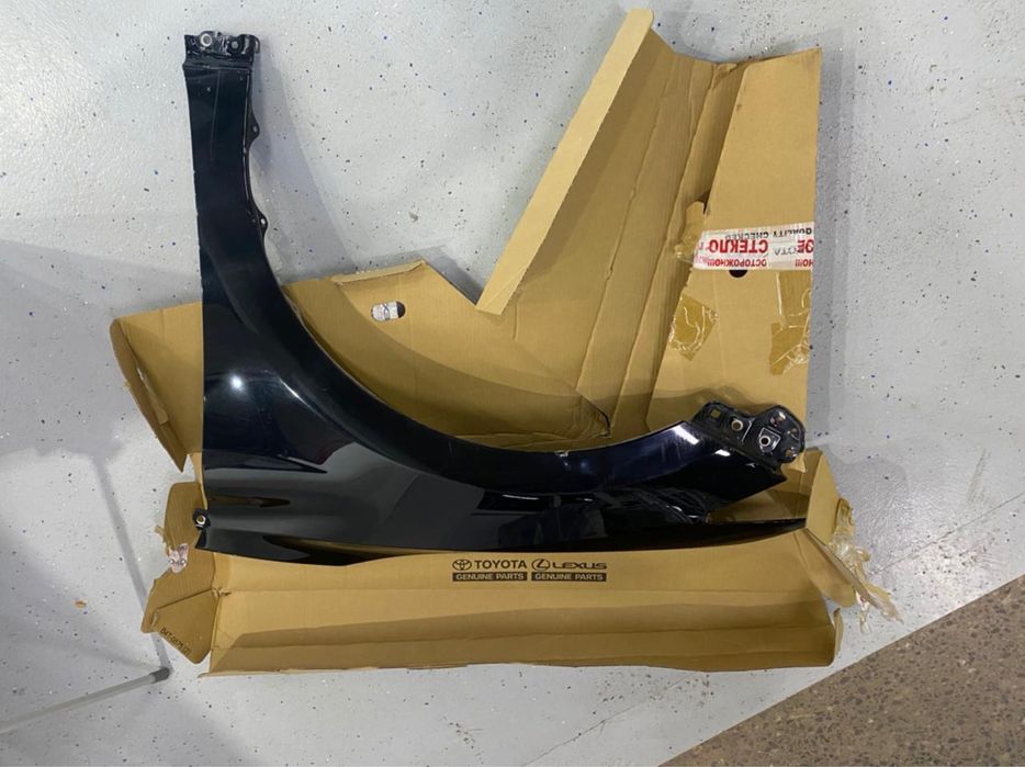 Крыло левый бу оргинал для Toyota Camry 70