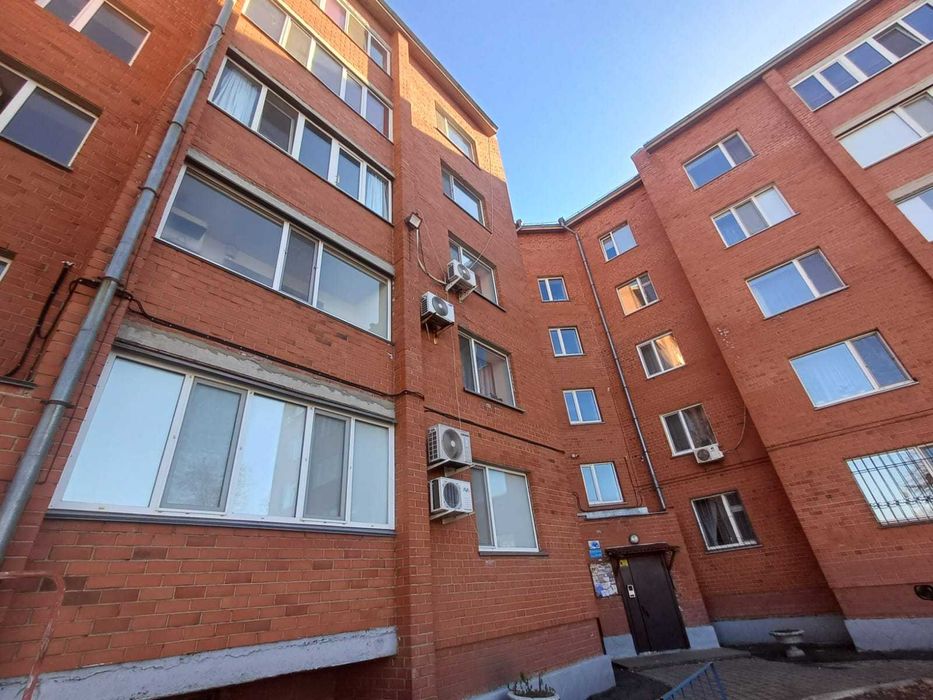 Продам 1 комнатную квартиру в районе Каз Театра Дельфина