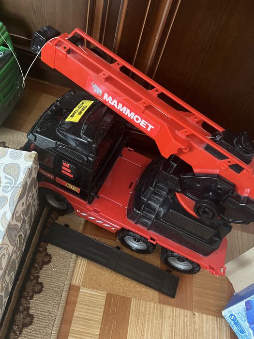 машинки кран и самосвал