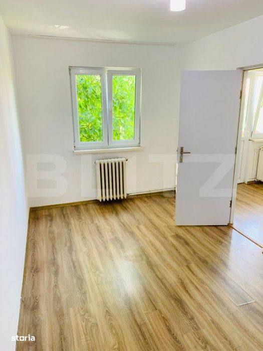 Apartament de vanzare, cu doua camere, 37 mp, zona Dambu Pietros