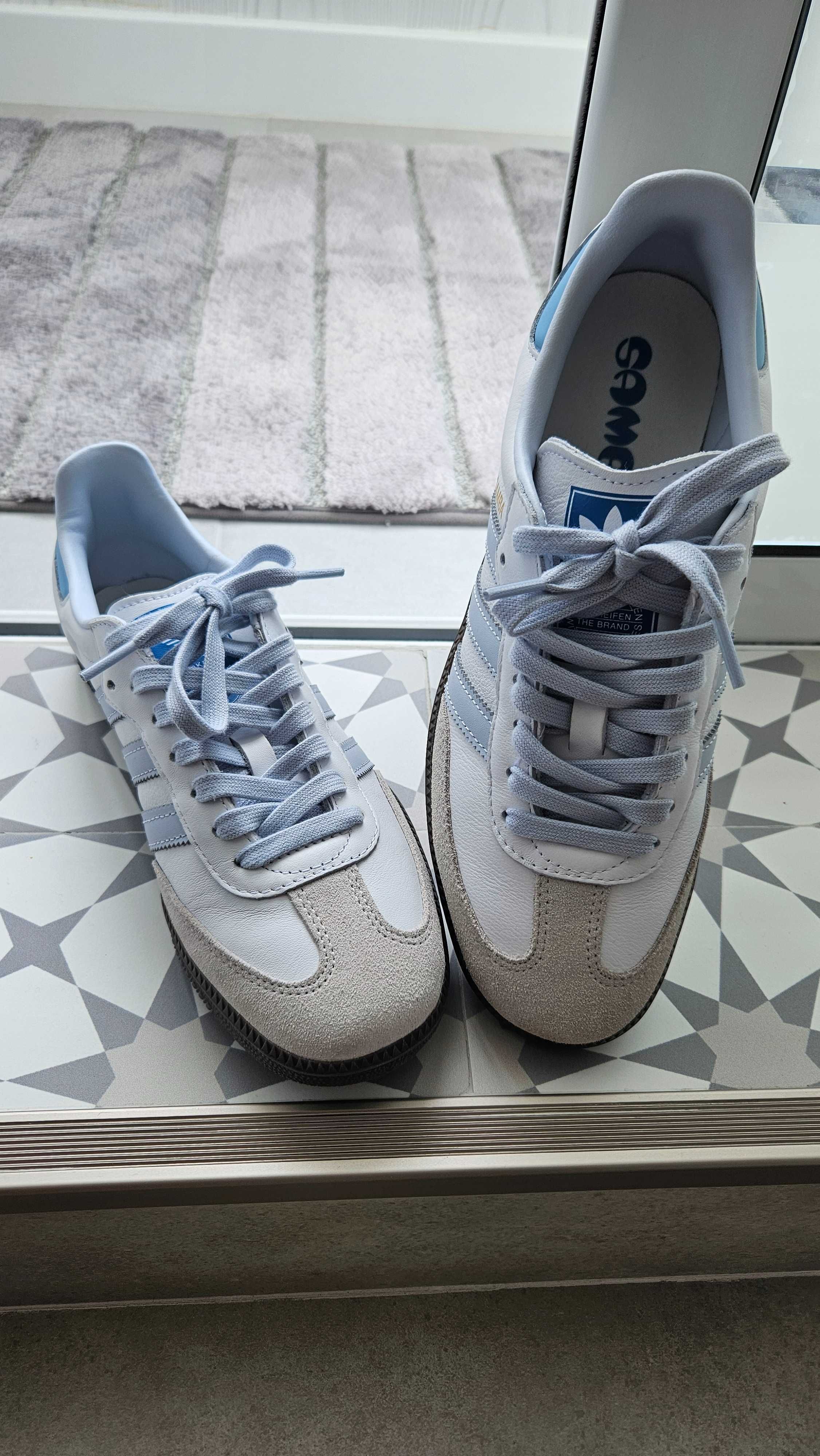 Adidas Samba (alb cu dungi albastre) și
