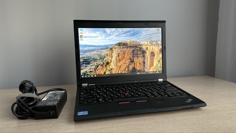 Ноутбук Lenovo Core i5/16GB/256GB SSD