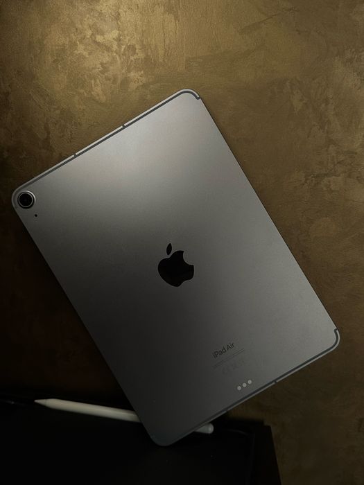 iPad Air 11 inchi M2