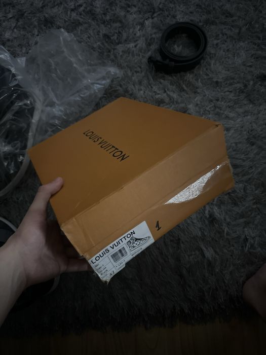 Adidasi barbati Louis Vuitton