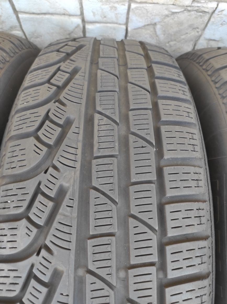 Зимни гуми Pirelli 205/65/17 Sottozero 2