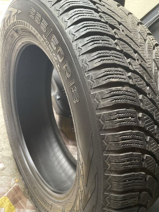 Anvelove iarna nokian 235/60/r18