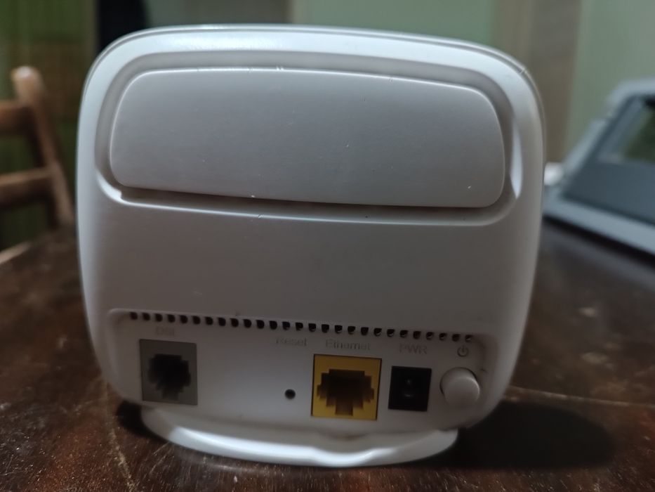 Продам модем ZXDSL 831 II