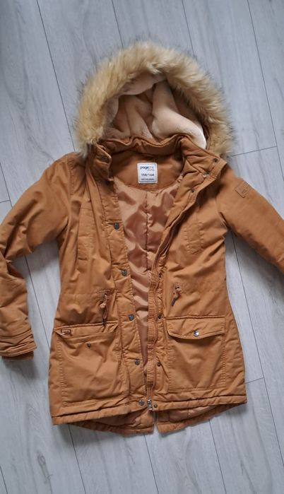 Geaca  cu gluga  îmblanita