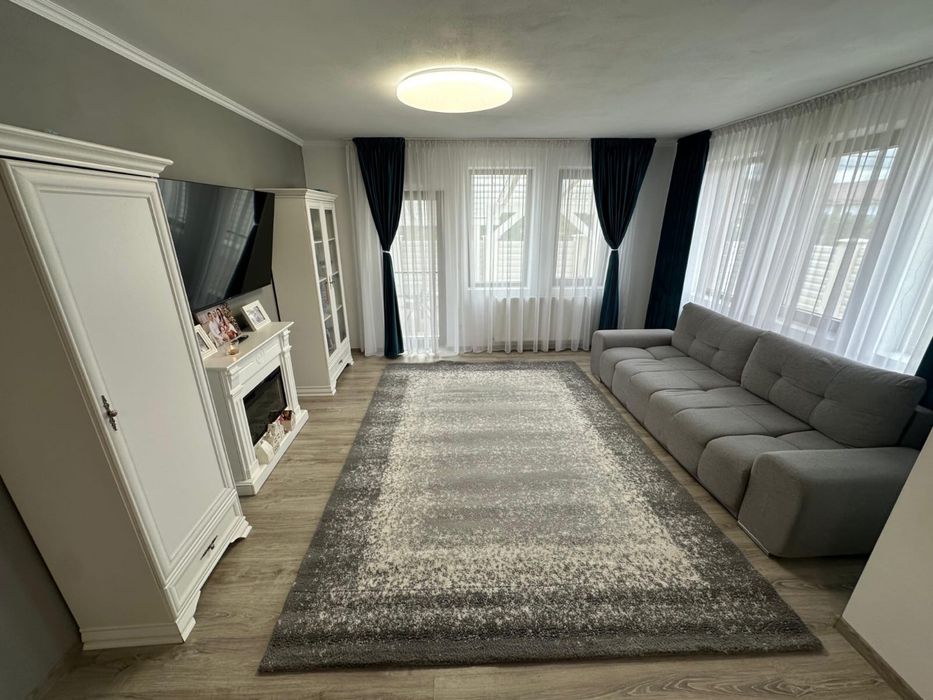 Casă cu etaj, 136 mp, foarte frumoasă si economică.