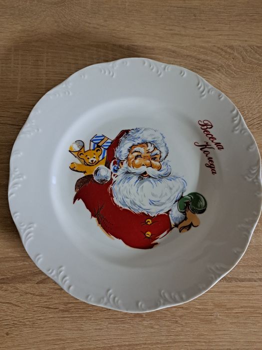 Красиви порцеланови чинии!!