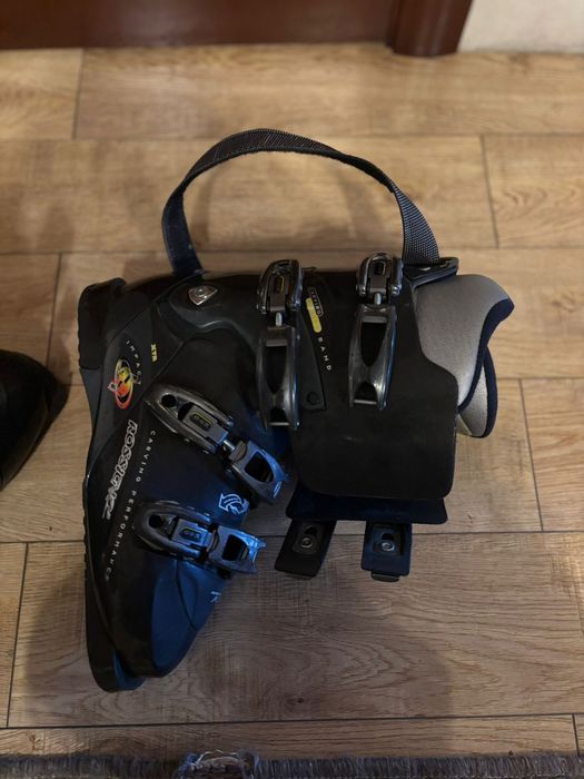 Лыжные ботинки Rossignol