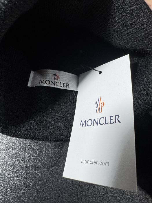 Moncler Beanie. .