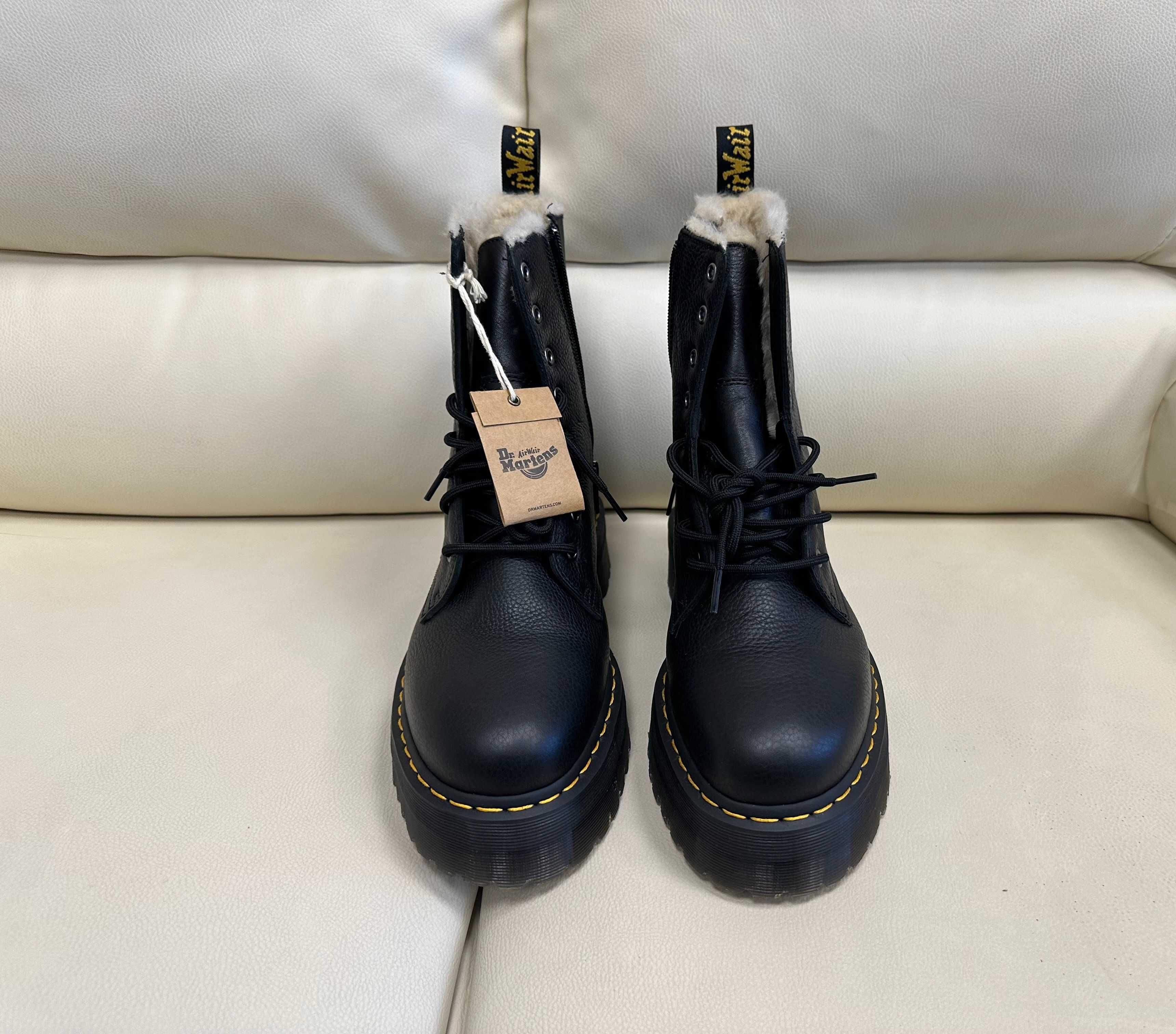 Боти ботуши Dr. Martens нови