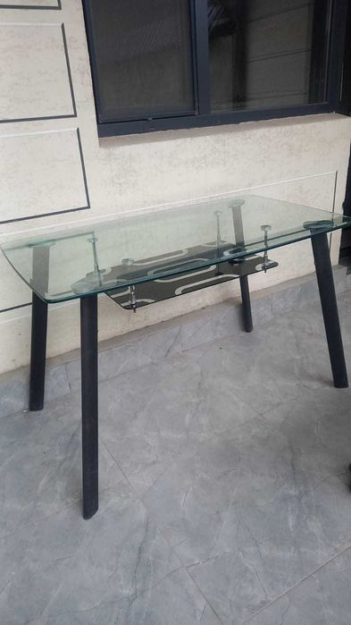 Стол кухонный обеденный стеклянный