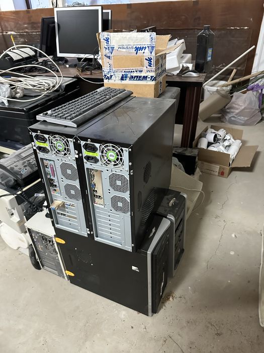 Продается Старые комьютеры, мониторы, упс, телефоны и принтеры