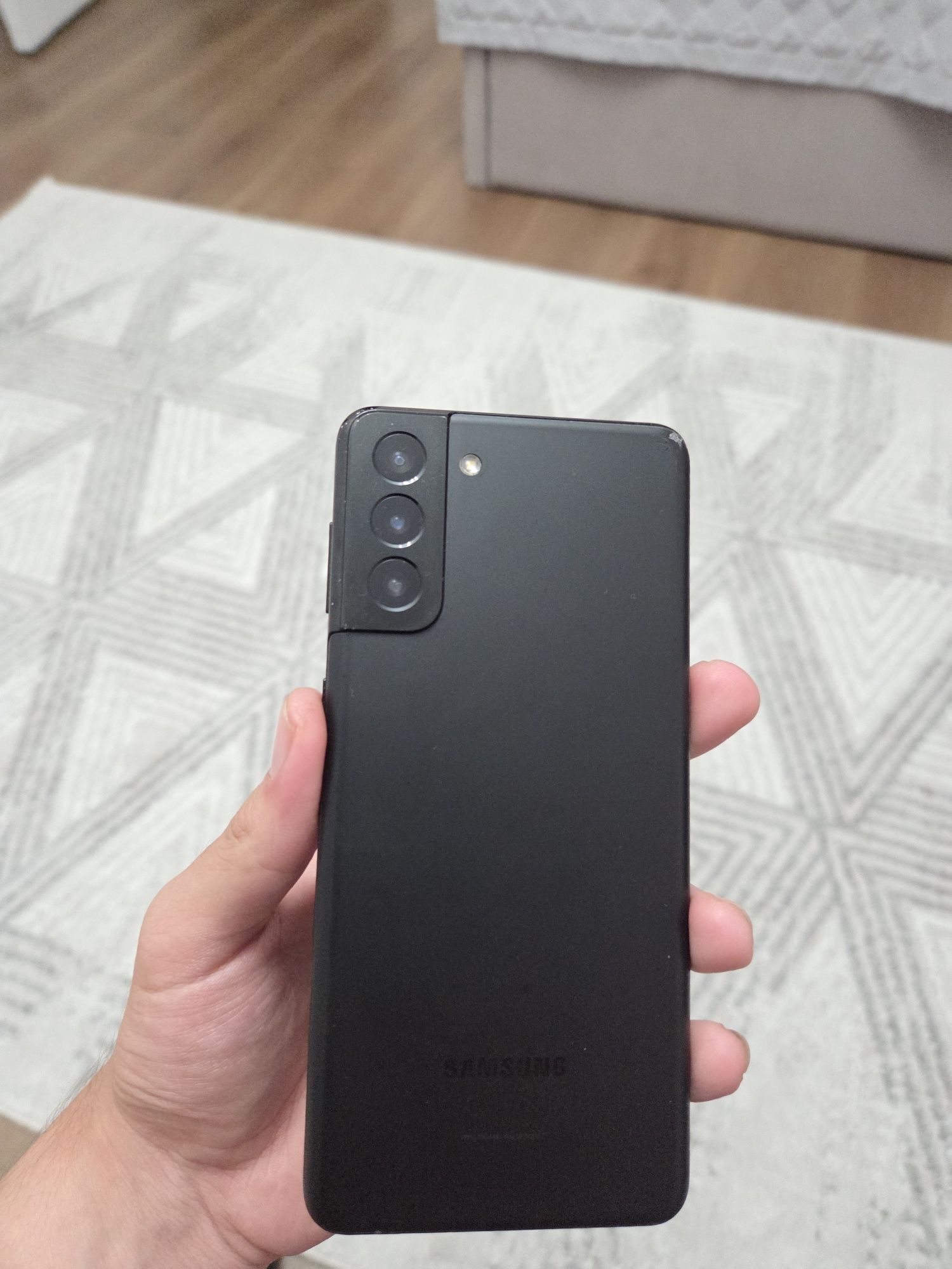 Samsung galaxy S21 plus