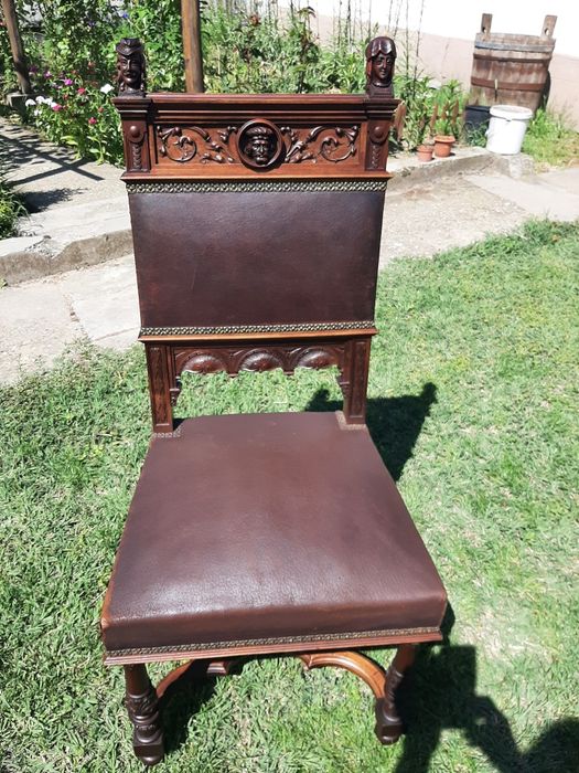 BIROU  cu 8 Scaune . Preț șoc ff.convenabil ptr.cunoscători  2200 euro