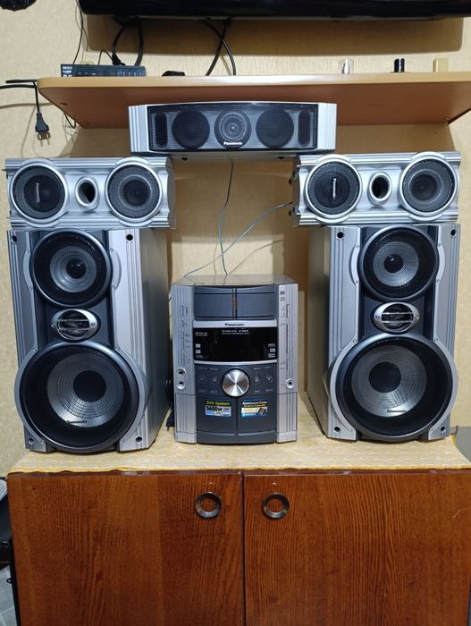 Музыкальный центр