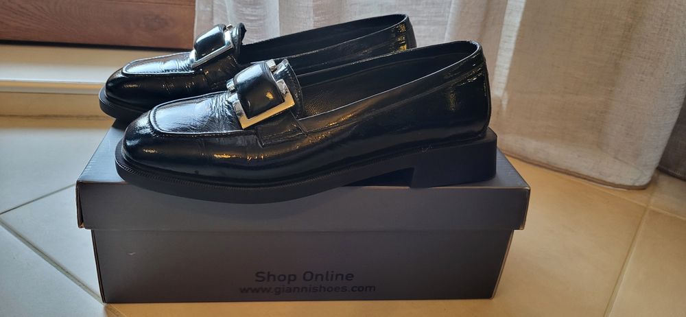 Черни обувки GiAnni от естествен лак, размер 36