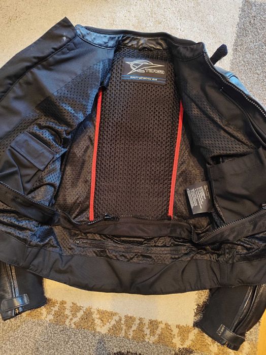 Мото екип от две части