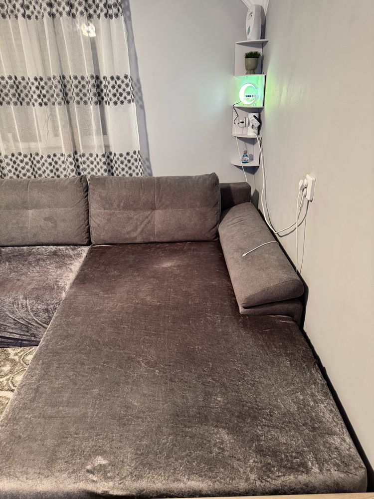 Vând colțar de sufragerie/dormitor extensibil