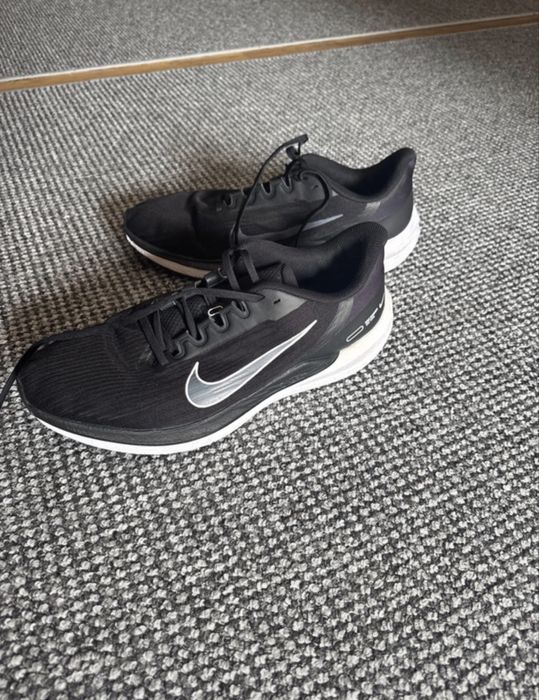 Adidasi running nike