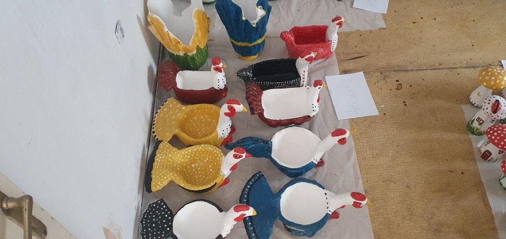 Decoratiuni gradina din ciment, ciuperci, ghiveci gainuse