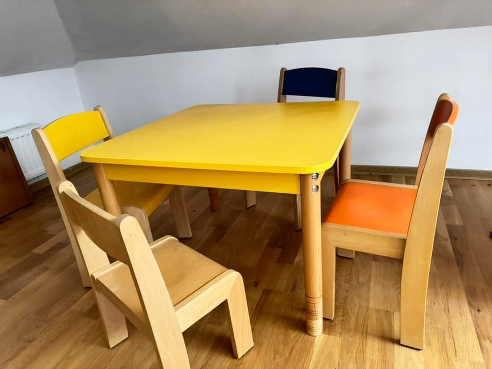 Set masuta si scaune