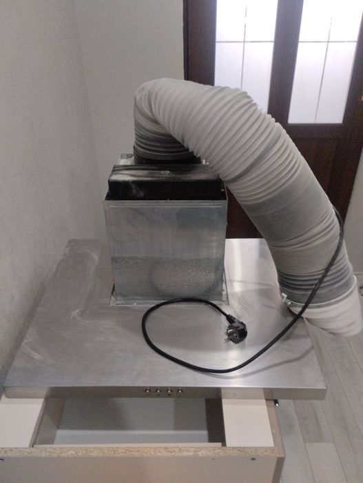 Продам вытяжку Ханса