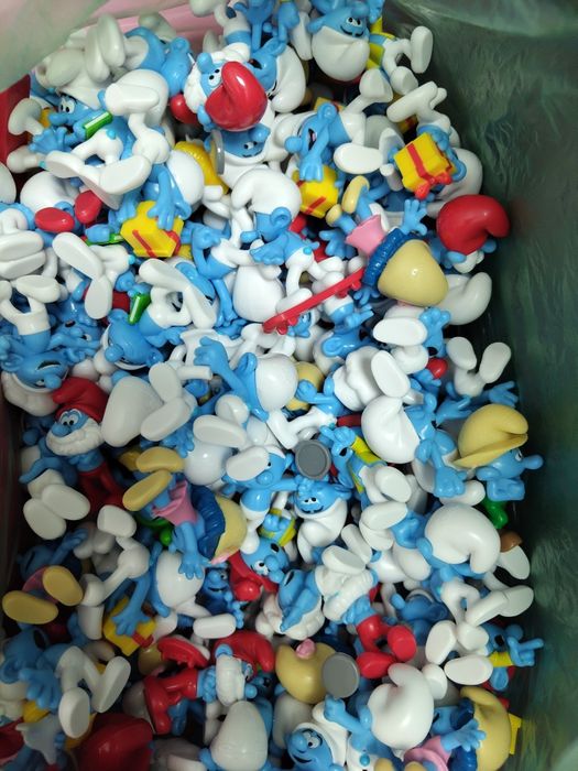 Se vinde colecții Ștrumfi preț 150 de lei