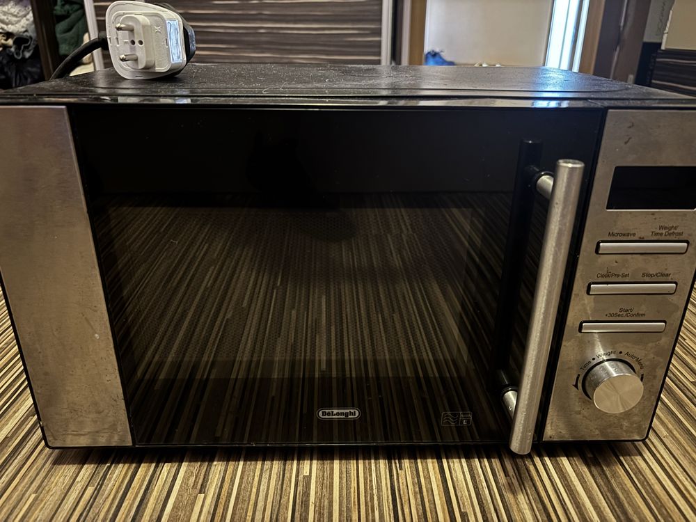 Микровълнова Delonghi 800W