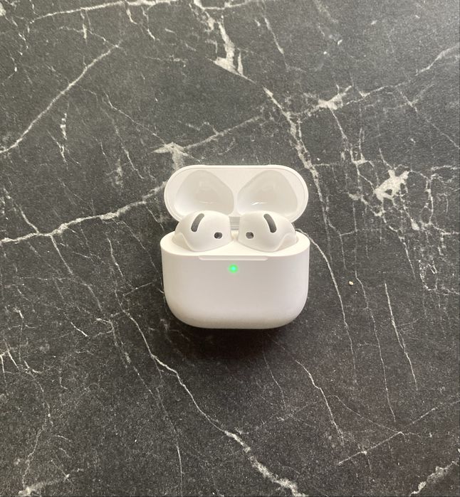 AirPods 4 с шумоподавлением