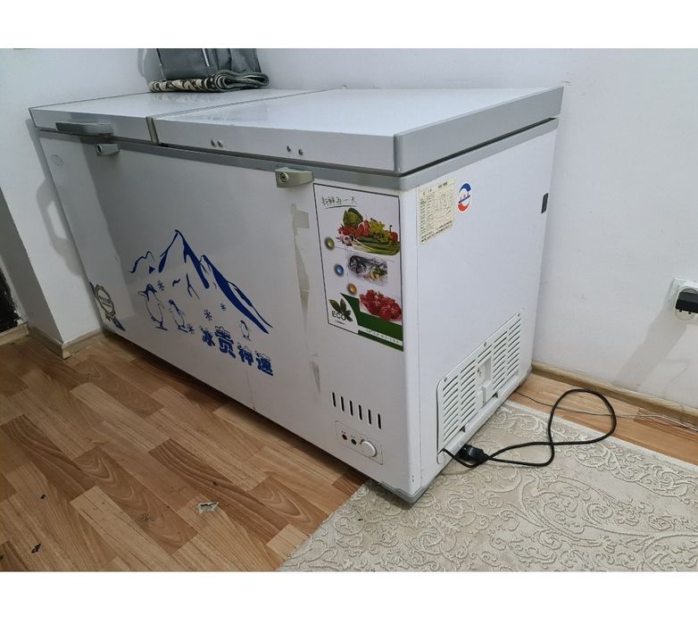 Продается морозильник большой